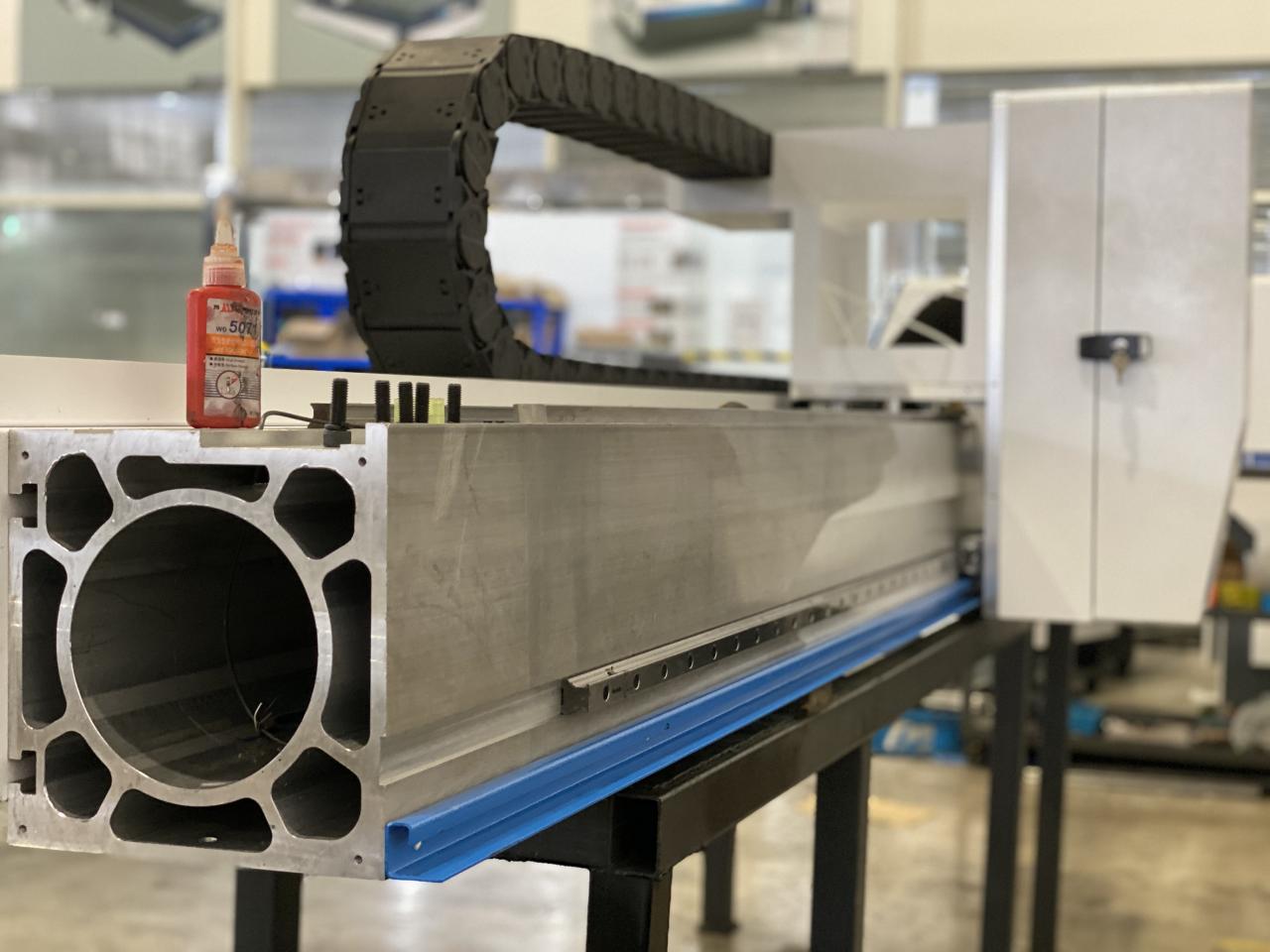 Fiber Lazer Kəsmə Maşını Masterline 8kw,4000x2000mm, Ipg Lazer Mənbəli