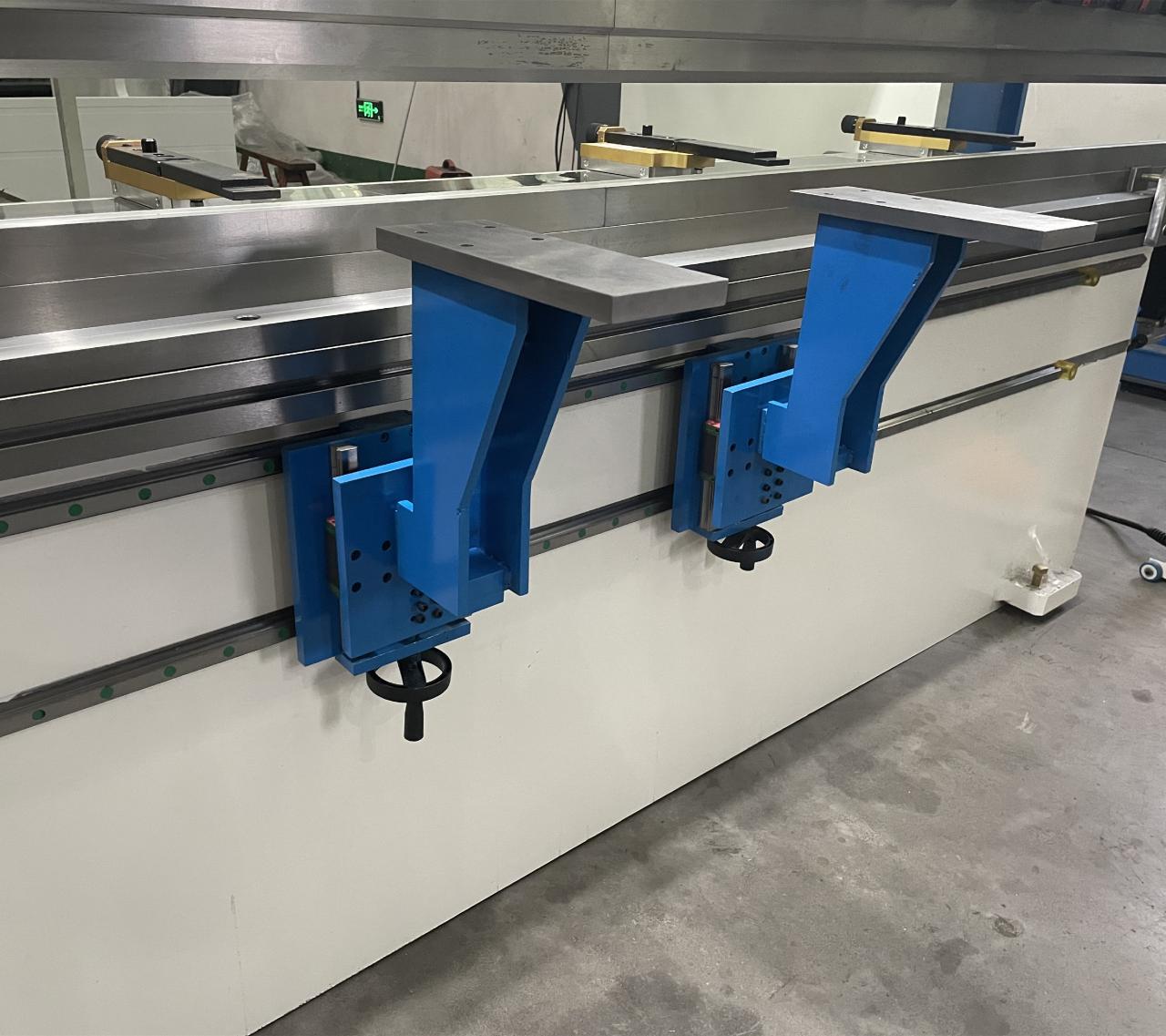 High Quality 3m Press Brake Machine Hydraulic 100 Ton For Sheet Metal Bending Levha Bükülmə üçün Yüksək Keyfiyyətli 3m Pres Əyləc Maşını Hidravlik 100 Ton